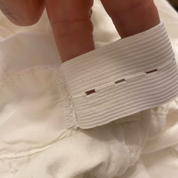 Y2K White Pants Woman’s Cargo Style. It has no label but I’m assuming it’s a S/M - Picture 11 of 16